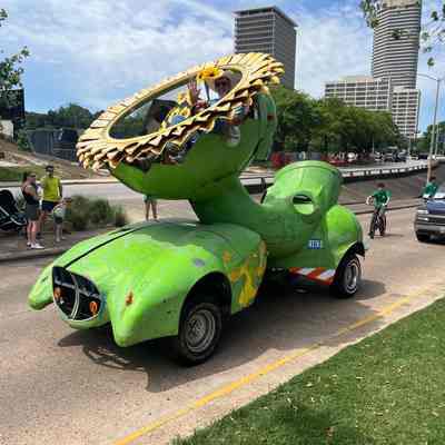 163, Art Car, Sunflower, Joe Haden