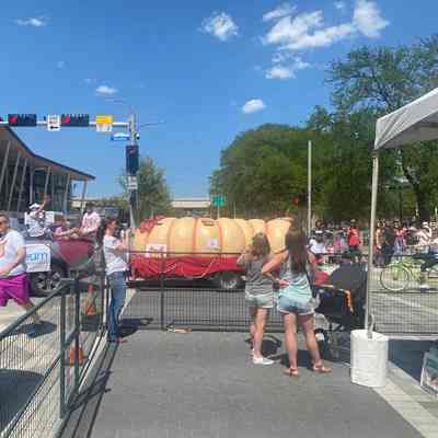 098, THE fART CAR, Becky Seabrook