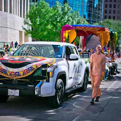 282, Painted Car, Changing Bodies, Rishab-Divine