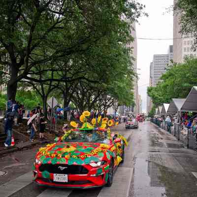 243, Sunflower Car from a Suitcase, Susan Vetrone