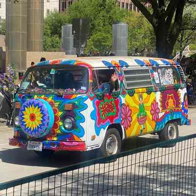 128, Flower Power, Holly Ross