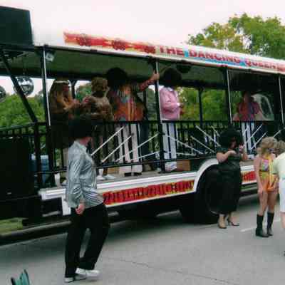 106, Dancing Queen (mobile disco, Jay & Lori Carnes