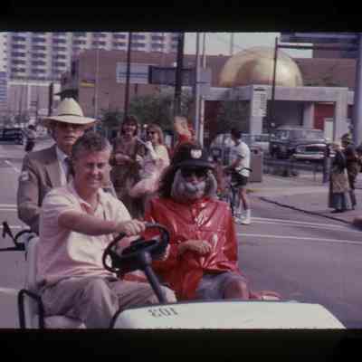 !!! PEOPLE AND PARADE !!! (If you know the person or art car, please cite the REF number and send to archives@orangeshow.org)