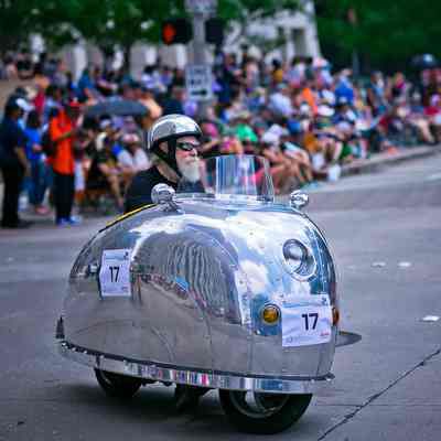 017, Decopod Bi-pod, Maurice Roberts