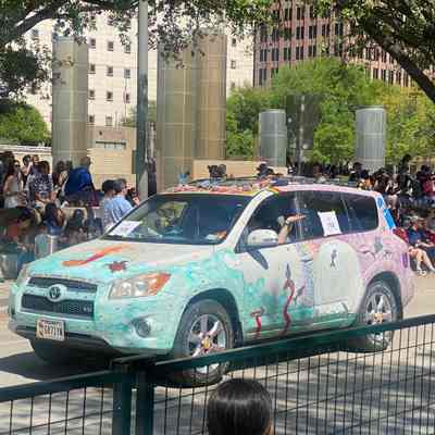169, Iggy the Imaginationmobile, Laura Aguilar