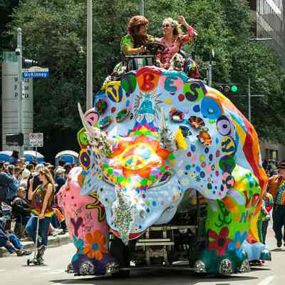 004, Hippysaurus, Geraldine Waters