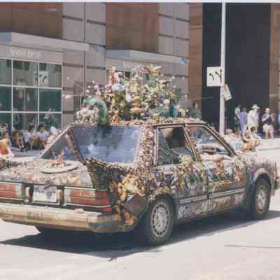 NA-Kitsch Car Go-Crater Stern