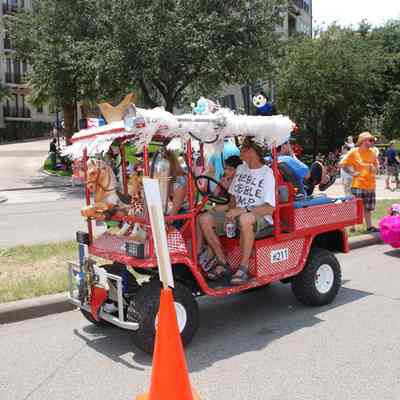 211, Weeble Wobble Wompmobile, Cazz Casner