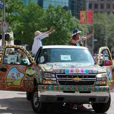 211, Jingle Truck, Kate Warren
