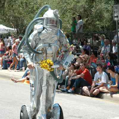 224, EarthMan, Dion Laurent