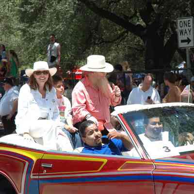 003, Multi Carlo Lowrider with Grand Marshall Dusty Hill, Eliseo Hilario