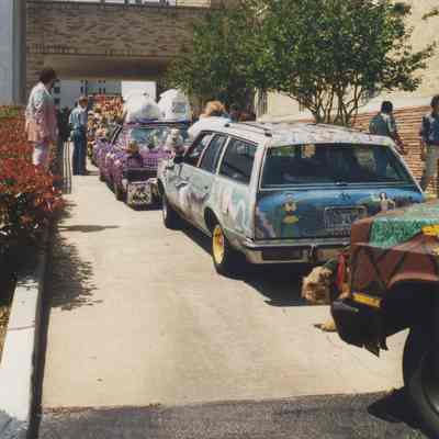 !!! PEOPLE AND PARADE !!! (If you know the person or art car, please cite the REF number and send to archives@orangeshow.org)