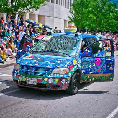 124, Painted Car, C View, Isaac Cohen