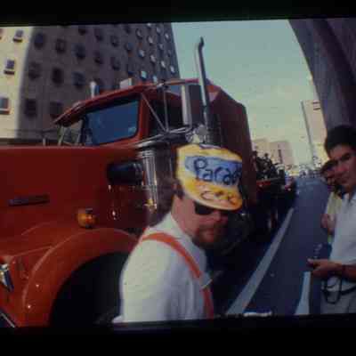 !!! PEOPLE AND PARADE !!! (If you know the person or art car, please cite the REF number and send to archives@orangeshow.org)