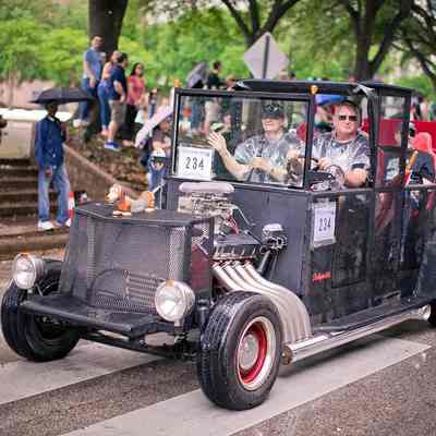 234, The Slinky Mobile, Robert Sanders