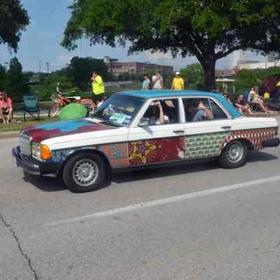 105, Harvey P. Car, Raya Miller