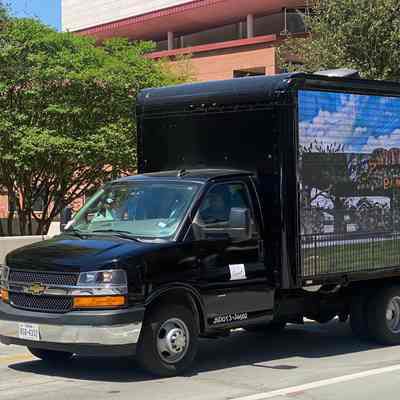 055, LED BOX TRUCK