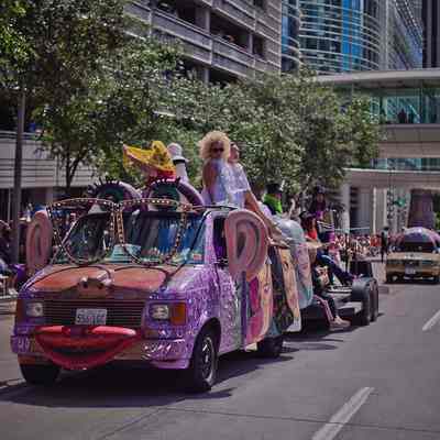 094, The Women That Rocks Artcar, Bonnie Blue