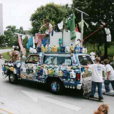 059, Laundry car, Amy French and Drew Bettge