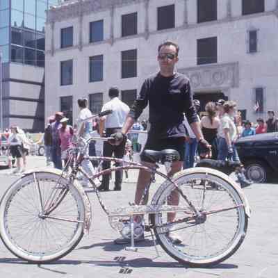 052, Painted bicycle, Steven Earthman