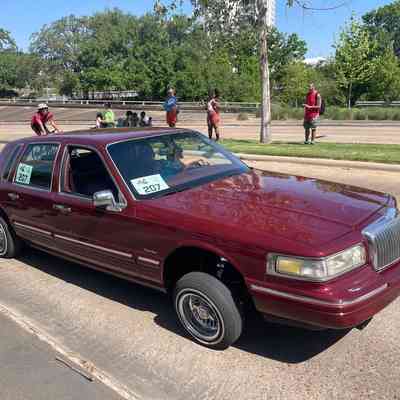 207, Law Office of Joe Ray Rodriguez, 97 Lincoln Towncar