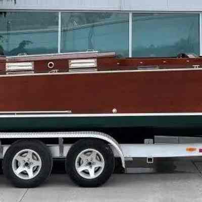 Chris Craft 1929 Triple Cockpit Runabout 28'