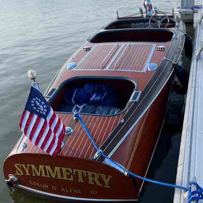 Chris Craft 1940 Triple Cockpit Runabout Barrel Back 23'