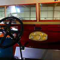          Chris Craft 1929 Triple Cockpit Runabout Sedan 28' picture number 8
   