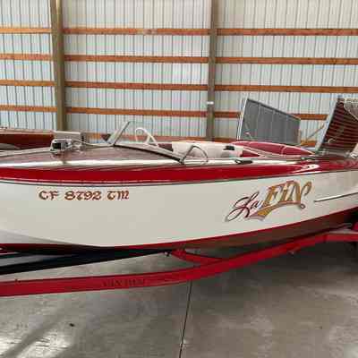 Ventnor 1949 Deluxe Runabout 19'