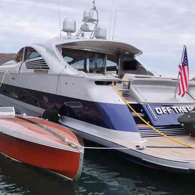 Hacker Craft 2011 Gentleman Racer 30'