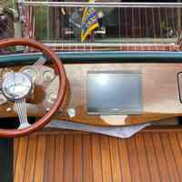          Hacker Craft 2011 Gentleman Racer 30' picture number 2
   