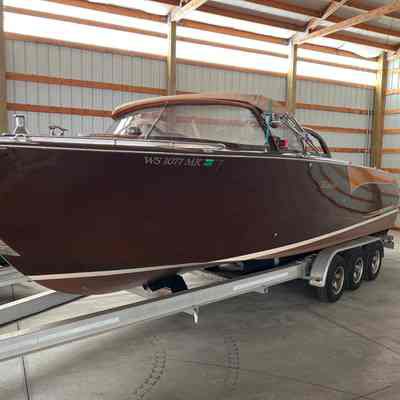 Shepherd 1953 Twin Rear Engine Runabout 27'