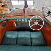          Chris Craft 1941 Triple Cockpit Runabout Barrel Back 23' picture number 2
   