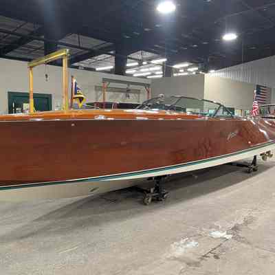 Hacker Craft 2025 Super Sport Runabout 33'