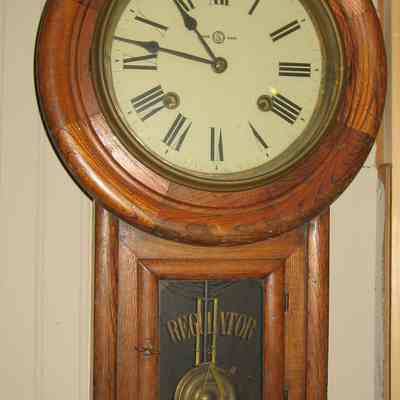 Regulator Store Clock