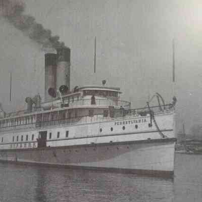 Oblique angle, medium shot of bow and starboard.
