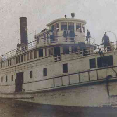 Steamer Essex (1885)