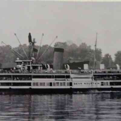 Showing port side underway.