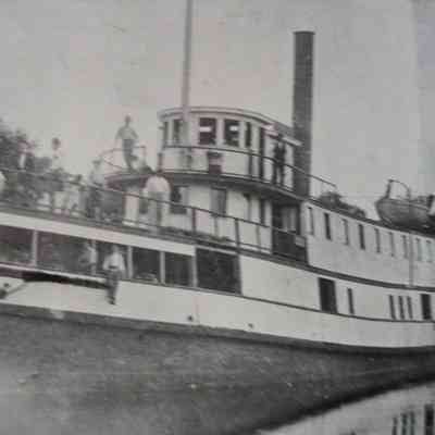 Steamer Caroline (1900), Originally named Emma Reis