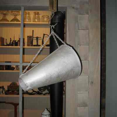 Device for Weighing Chickens
