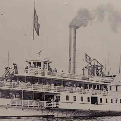 Oblique view of bow and port.