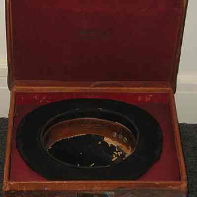 Leather Box & Derby Hat: Origformat: Print-Photographic