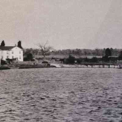 Taken when approaching the wharf on the same date.