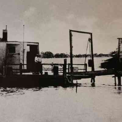 Earlier picture of dock with Garrett's Ferry.