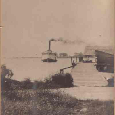Anne Arundel approaching Harding Wharf: Origsize: 7½" x 9"; Origformat: Print-Photographic; Negno: n/a