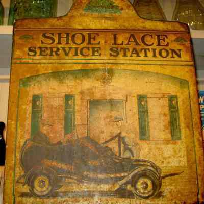 Shoelace Box