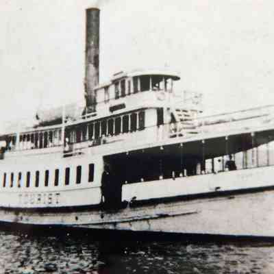 Oblique angle shot of starboard and bow.