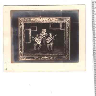 Francisco (paquito) López Cruz en un Trio Musical