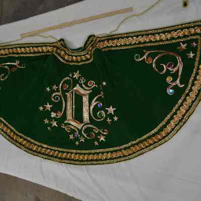 Senior King Mantle