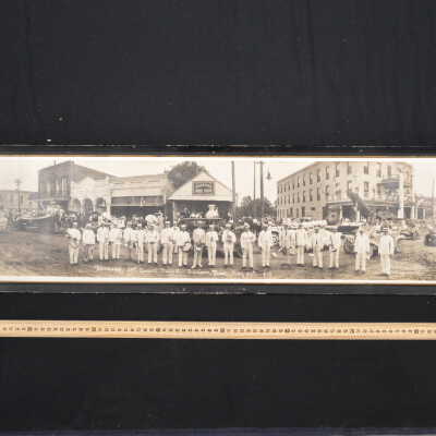 1915 Panoramic Parade Image